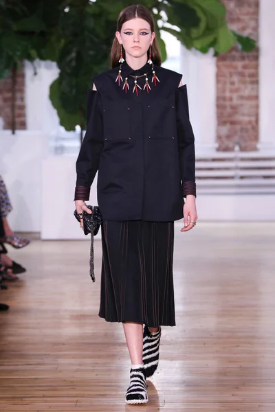 Look 25